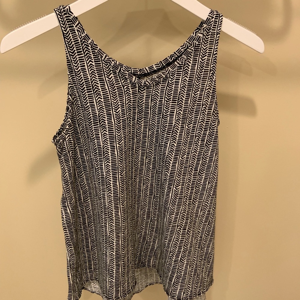 Old Navy girl’s sleeveless tank